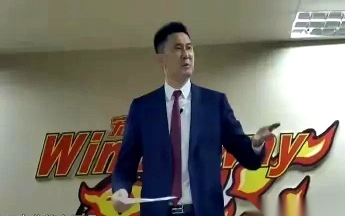 广东男篮想要重回巅峰，这套旧班底必须推倒重来。第一步得先“动刀”老臣...