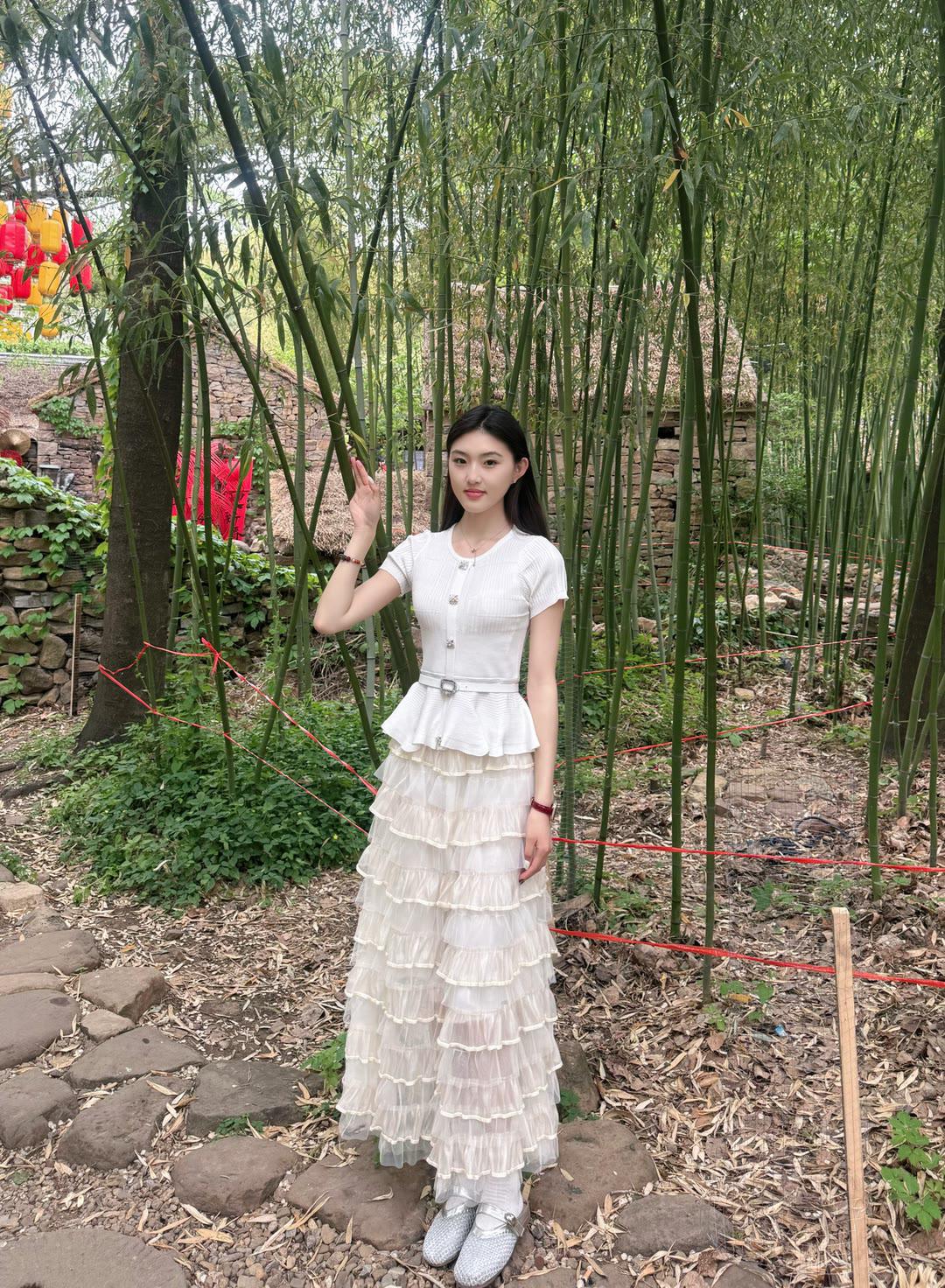 知性美女穿搭分享