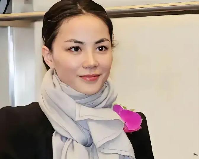 “王菲之所以高冷，因为肚子里没墨水，本质是一个愚妇”李敖评价王菲，流传甚广。李敖那篇微博发出来时，王