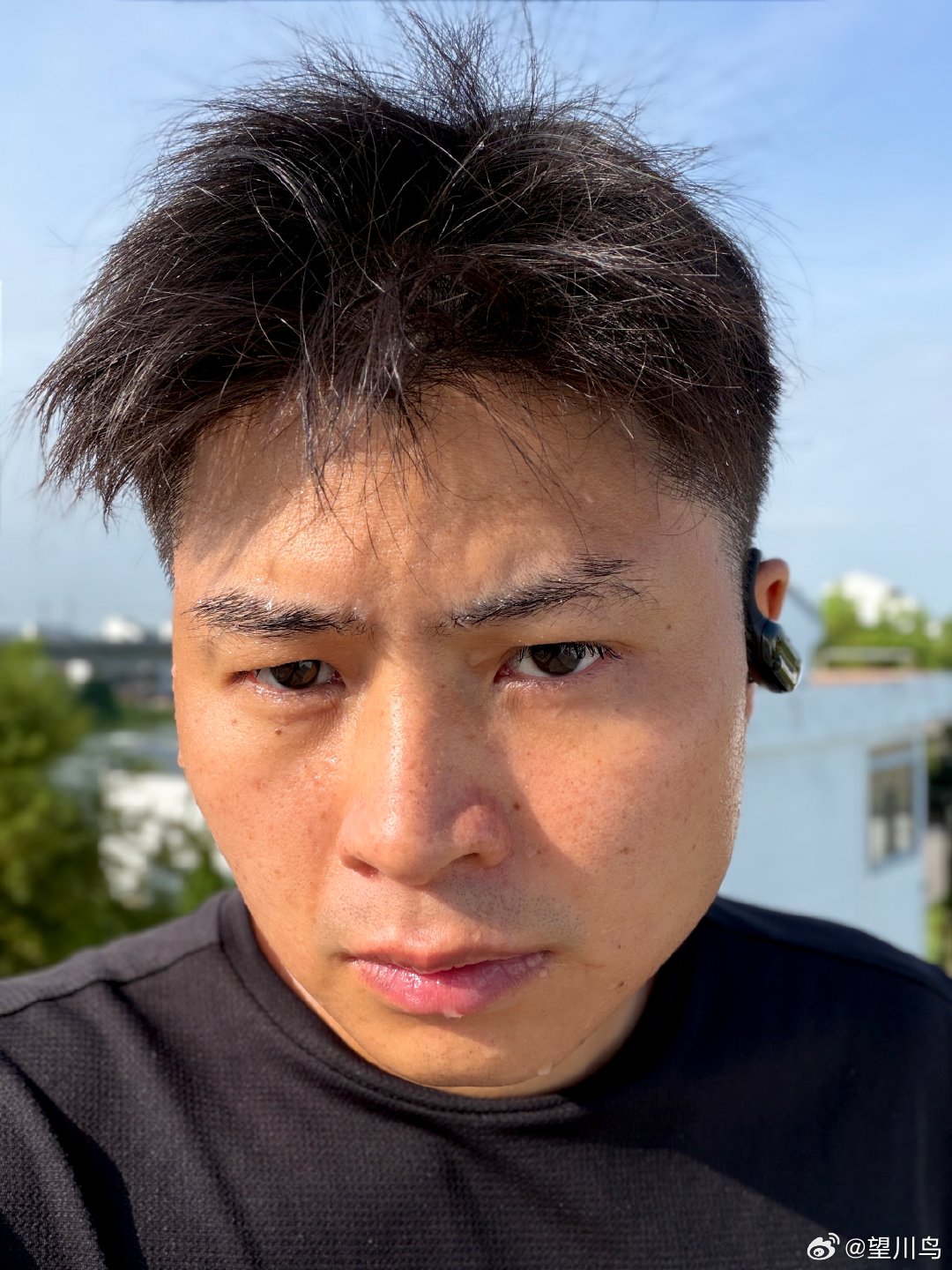 老是跑步也有点无聊，偶尔骑一下单车能去更远的地方，路过的景色也多一些