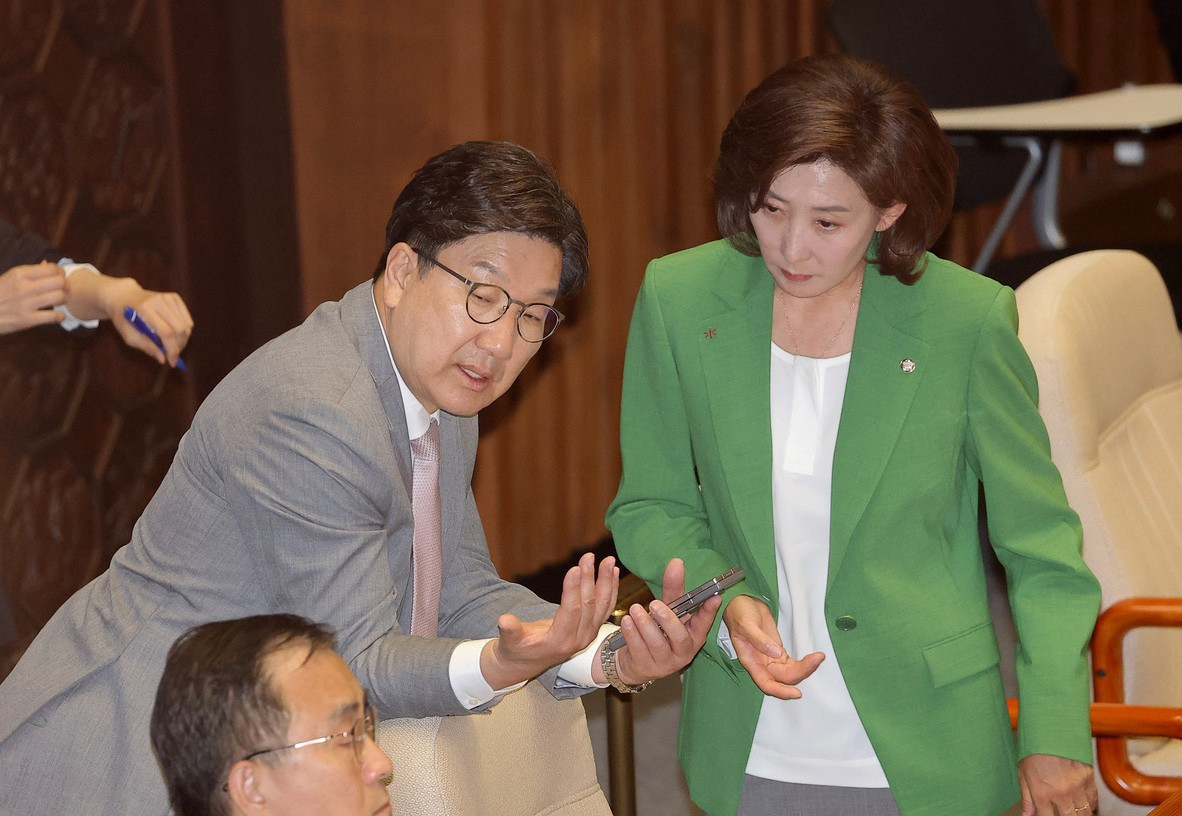 选举新党首，两派争斗凶---天啊