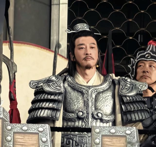 何润东自己也说他进场时面对两三万观众一直在强忍泪水