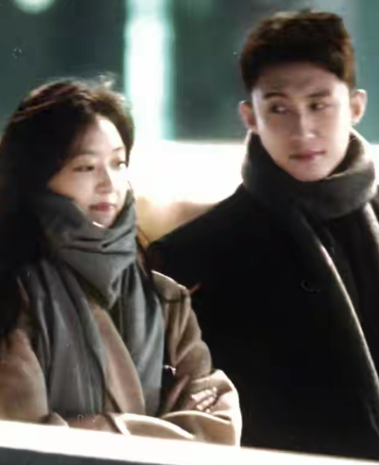 内娱二搭我见多了唯独黄景瑜和孙千这一次是观众硬生生盼来的俩人继《冬至》之后，正