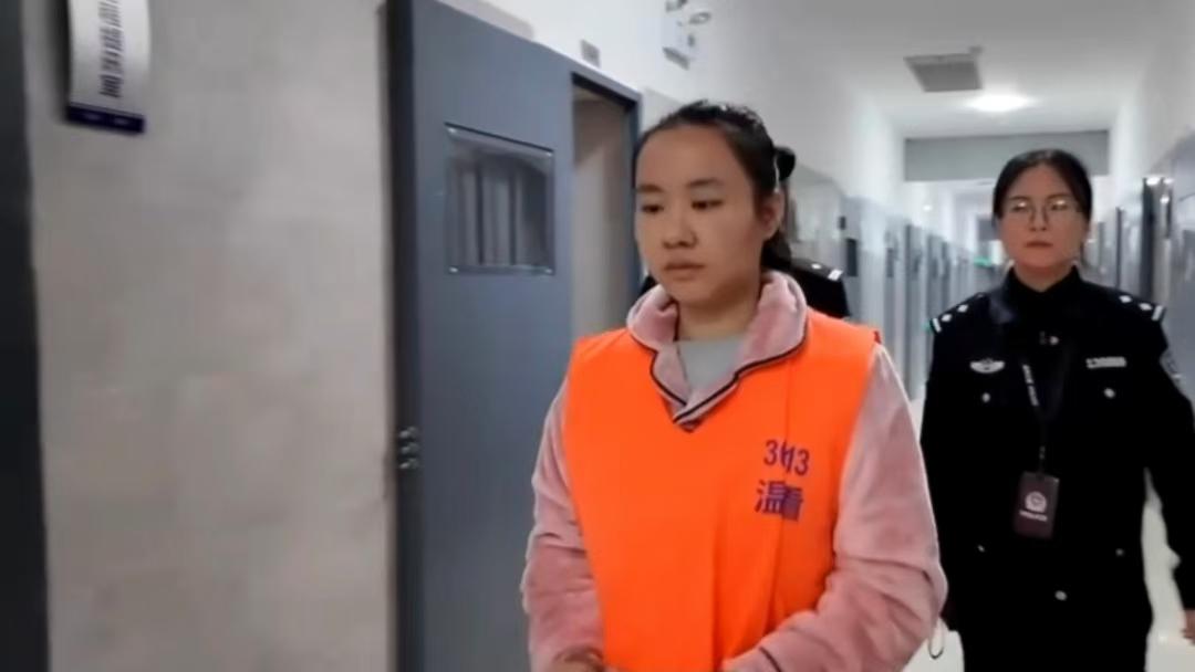 明珍珍被判死刑后还会上诉吗？首先明珍珍刚被判了死刑，但她这事儿还没完。按照咱们