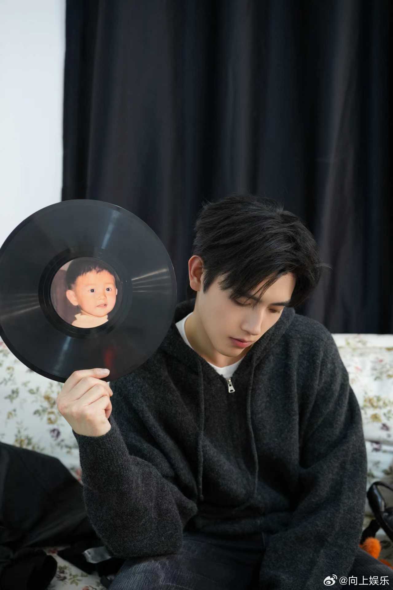 陈飞宇幼瑟等比放大陈飞宇幼瑟等比放大一整个被幼瑟给可爱到了呀，陈飞宇真是从