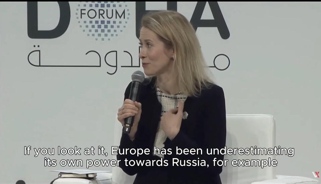 卡娅·卡拉斯又一令人难以置信的精彩瞬间在多哈论坛上，主持人问卡拉斯如何看待《