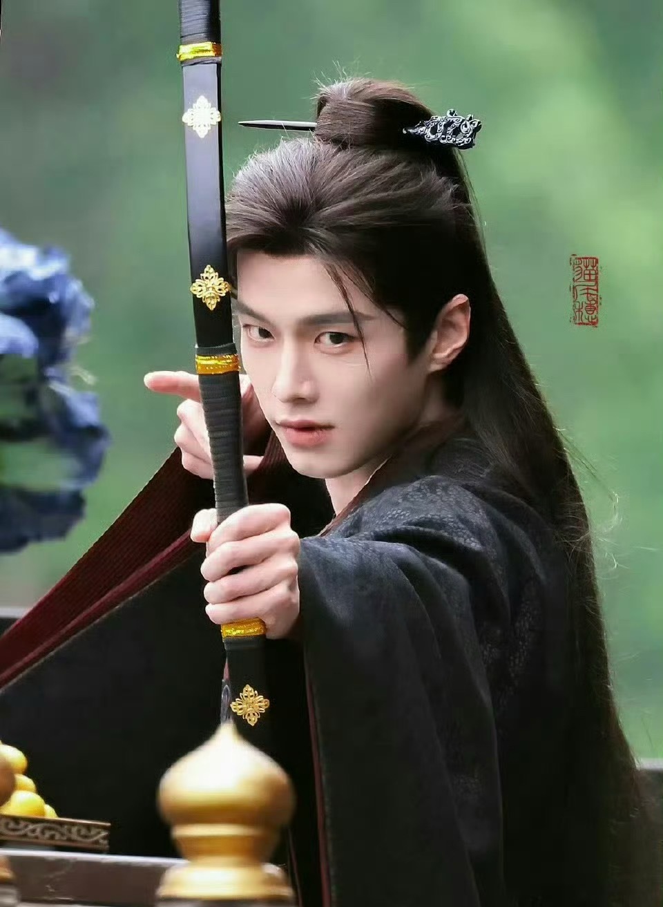 虞书欣、何与《神仙肉》确定了，随欣所与再度合作，虞书欣粉丝想让她合作张凌赫的梦碎