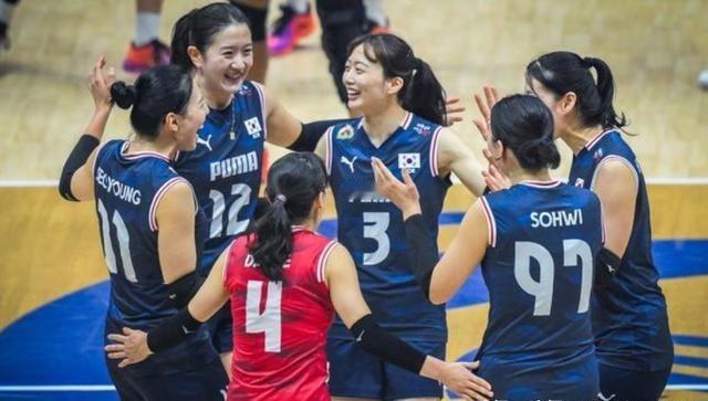 韩媒暗讽中国女排！坐拥主场却痛失奥运门票，直言韩国办赛绝不会重演2026年女排亚洲赛场出现了一场引发