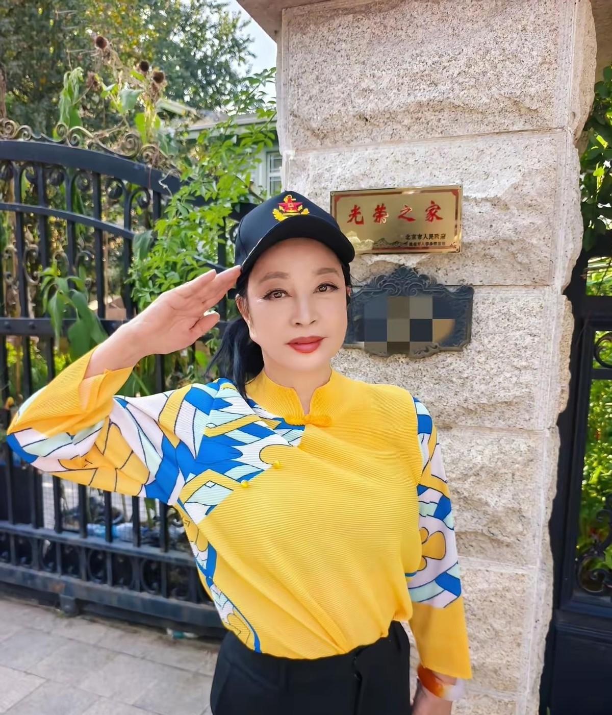 刘晓庆被小38岁前助理古柯告了，这事可真够劲爆的。当年男方月薪一万，干的是拍照