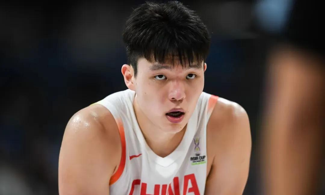 谁家孩子这么争气？杨瀚森杀进NBA首轮中段！刚刚的NBA选秀夜炸锅了——青岛队