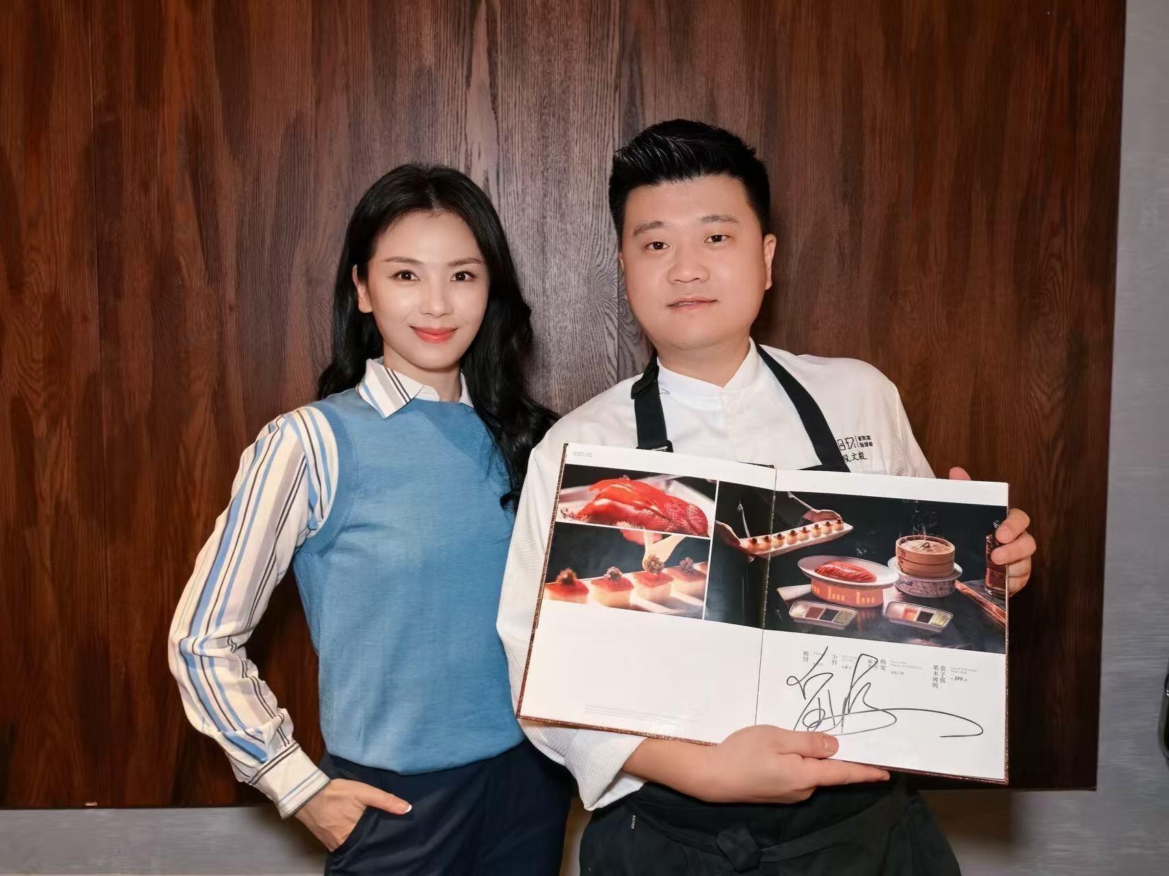 刘涛居然专门去了百厨大战里大厨的餐厅～是真热爱美食的评委！