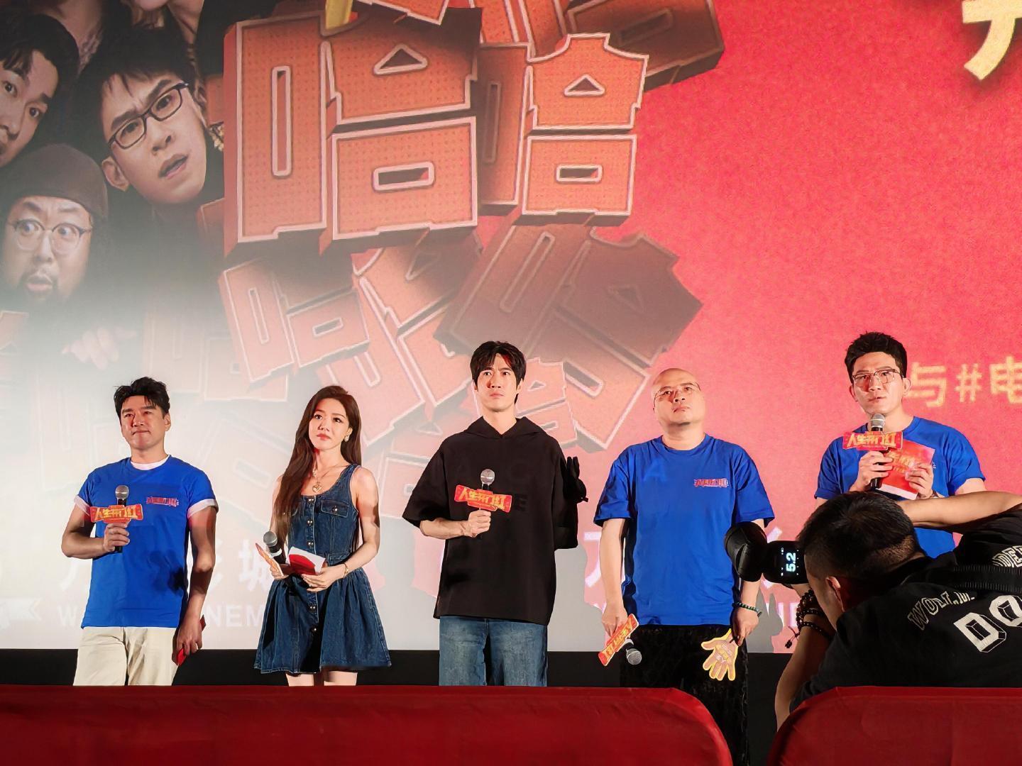 50岁王耀庆路演状态50岁王耀庆路演状态真的好好，超有梗反应超快，很难相信这是5