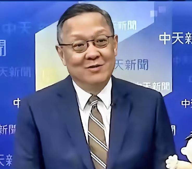 介文汲先生那番话挺有意思的，把美国社会深层的裂痕形象地说成“斩杀线”。这词儿乍听