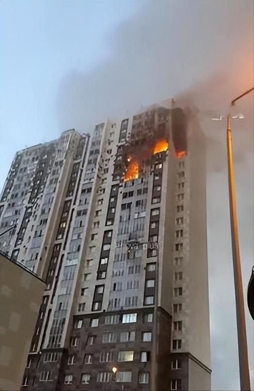 头一回！莫斯科遭遇重型巡航导弹突袭！这算得上是俄乌冲突爆发至今，最打破大家固