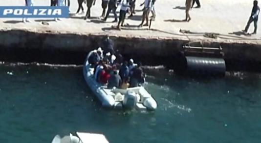 这就是中国对巴拿马的第二级精准制裁，所有巴拿马注册船舶停靠中国港口，将面临漫长、