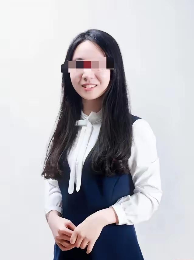 不查不知道一查才明白​这位武汉大学年轻的美女教授，居然和已婚的男导师是“特殊