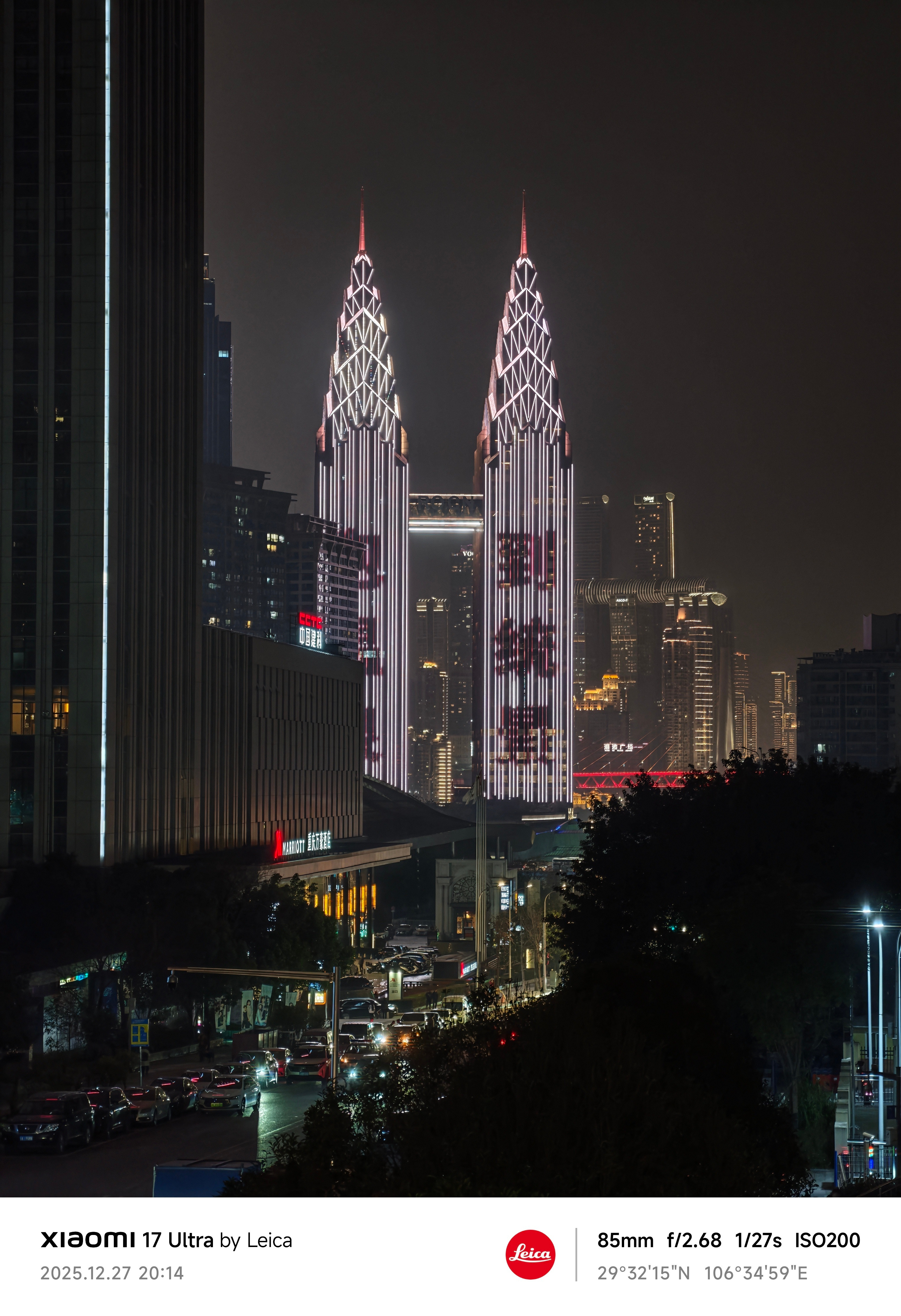 怎么说，比美女脸上有颗痣难受多了。