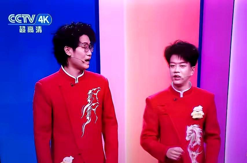 收视率破了13年纪录，口碑却翻了车。相声直接砍掉，沈腾马丽不演小品了。满屏