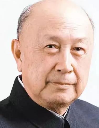 1964年，新疆一小伙子给钱学森写信，信中直接指出钱学森的错误，本以为不会有回信