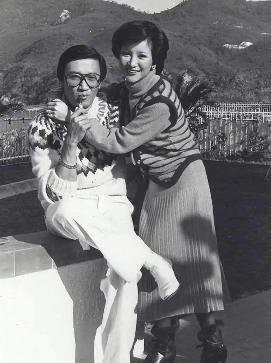 谢贤说：“我跟狄波拉结婚不到一年，她就问我：‘你要不要生孩子？’我说：‘当然要生