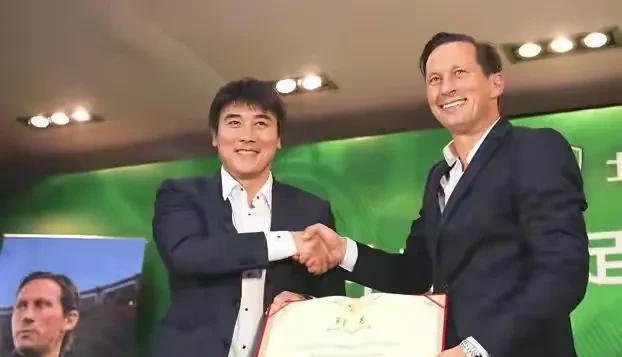 换帅如换刀，看来明年北京国安中超夺冠有望啦！据媒体报道，北京国安俱乐部总经理李明