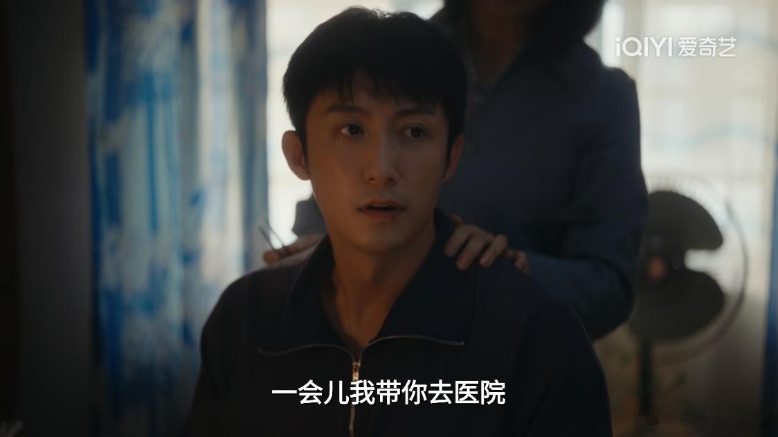 哈哈哈哈，定妆的时候小天线在接收信号，拍得时候顺毛小陈。黄景瑜重器黄景瑜陈一众