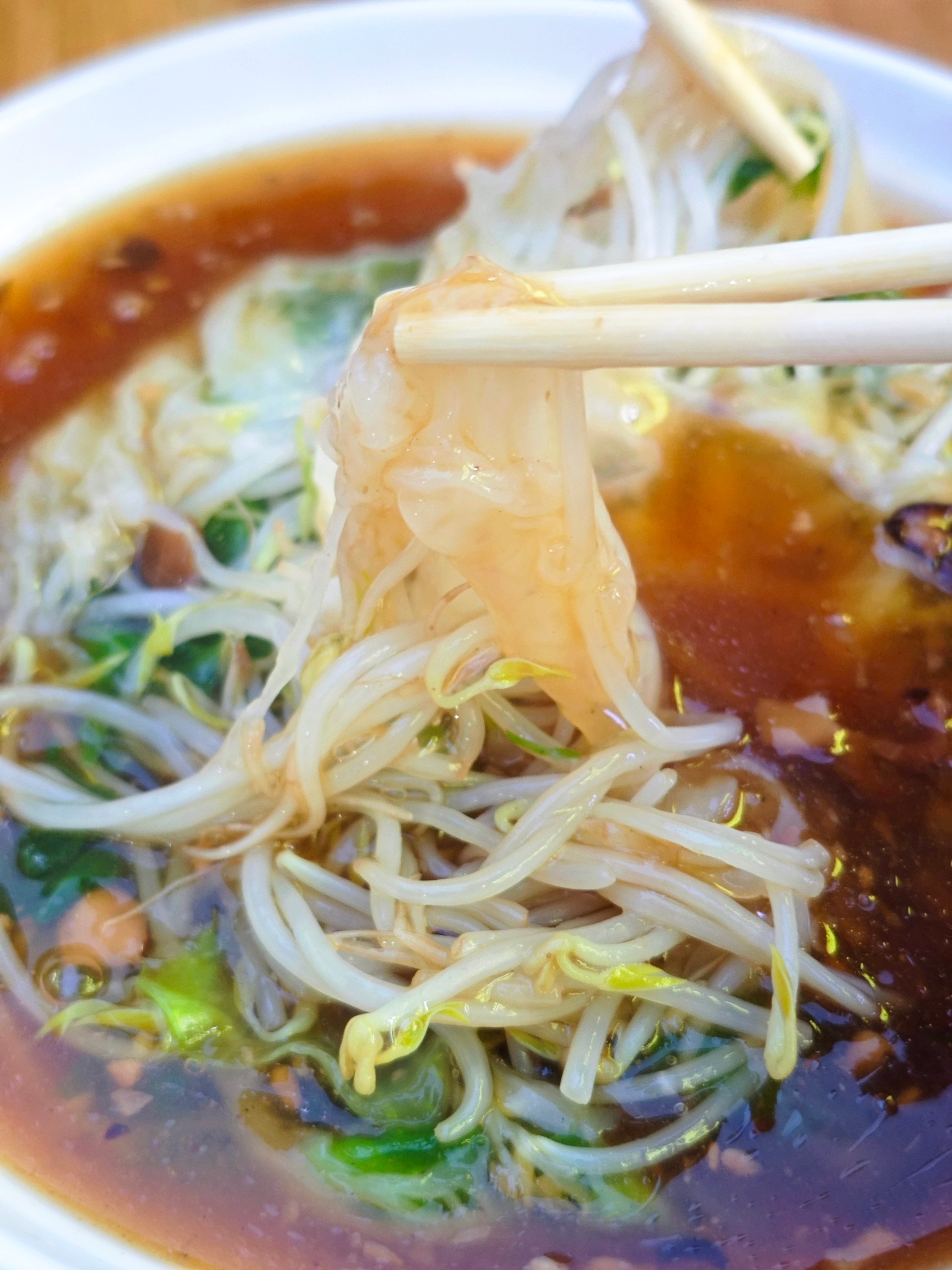 大隐隐于市，广东肠粉真好吃。现做和汤汁是灵魂。我的日常plog​​​