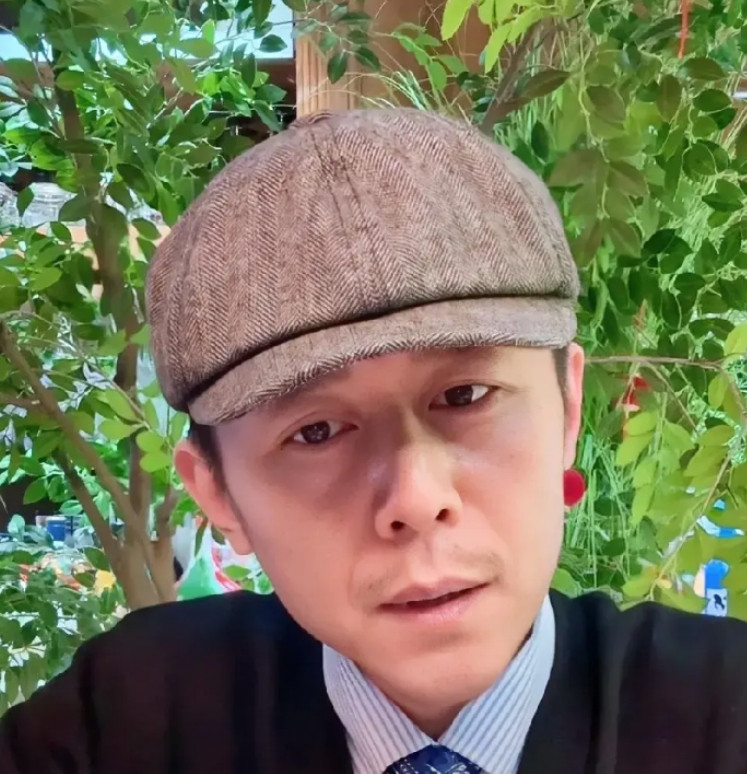 大冰也倾听不了，这样的家庭妇女人群竟让大冰怕了。昨天在大冰直播间出现了一幕让人