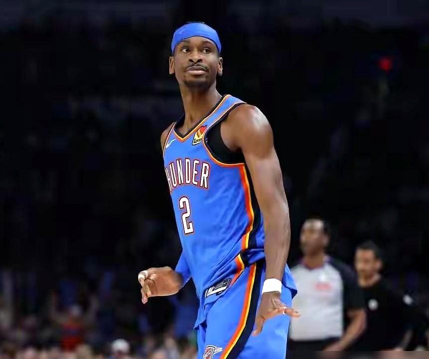 看着伦纳德带伤拼到眼角流血，真是五味杂陈。本赛季他打疯了！场均28.2分，命