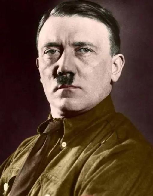 人类历史上第二个希特勒。特朗普不仅仅是不靠谱，借着让美国再次伟大，不惜动用武力