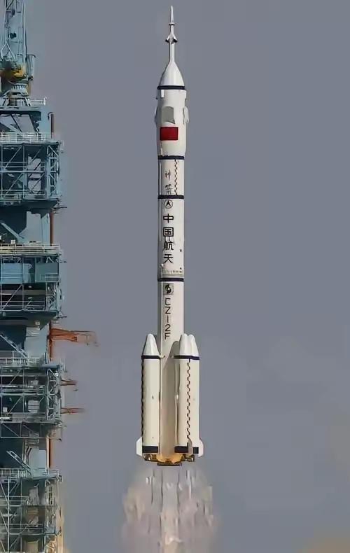 就在刚刚，中国官媒正式宣布，2月11日，据中国央视新闻报道：中国长征十号与梦