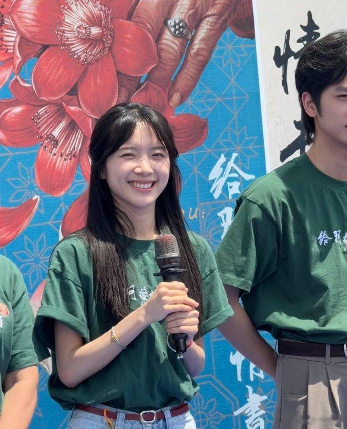 李思潼现在能进入00🌸行列了吗？一番10亿+票房实绩，但感觉人还是素素的，她现