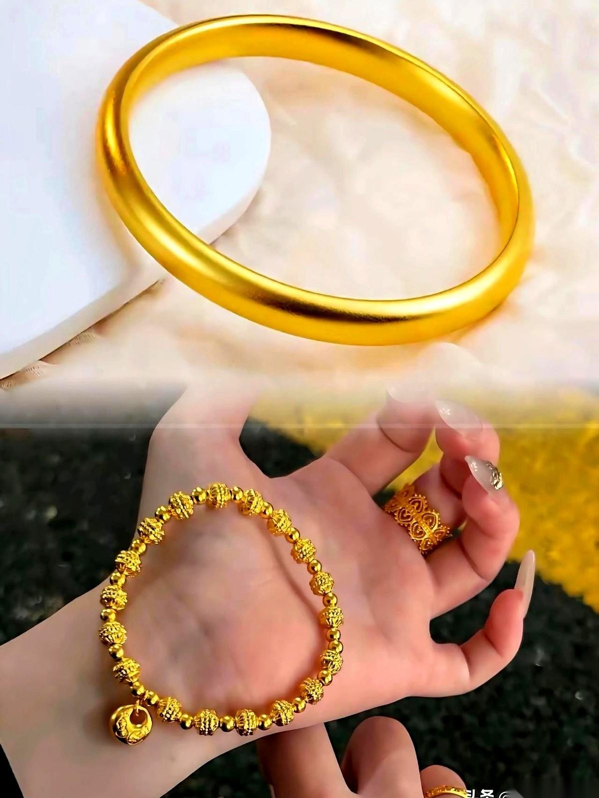 我那哥们儿，最近跟丢了魂儿似的。310克金子，当初均价965拿下的，现在天天捧