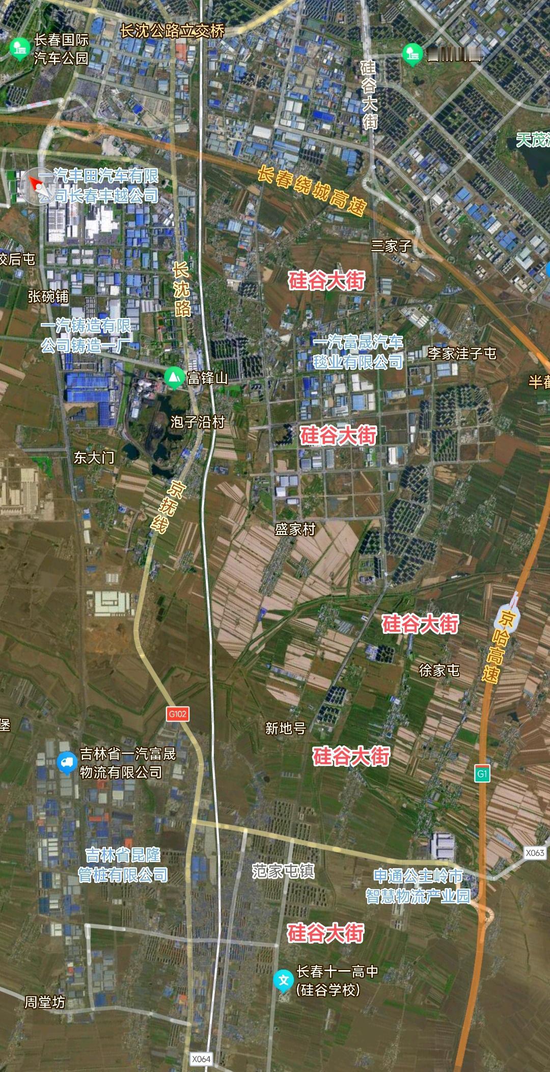 开车沿着硅谷大街会发现长春市朝阳区与范家屯的楼房已经连上了，而范家屯又属于公主岭