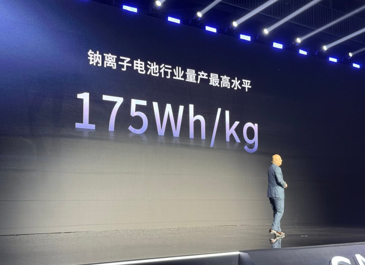 宁德时代钠电池将规模量产重大利好呀，光安全性这一项就值得宣传推广。钠电池热失控风