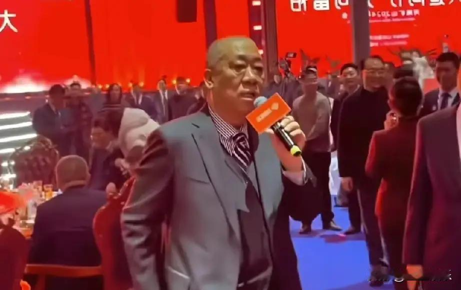 年利润2.6亿，他敢拿出1个多亿直接分。方法就一条：谁手快，钱就归谁。河南矿