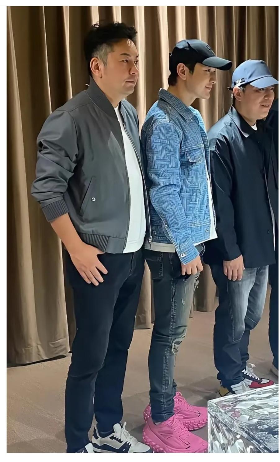 黄晓明，要是不穿这8cm的鞋子得有多高。