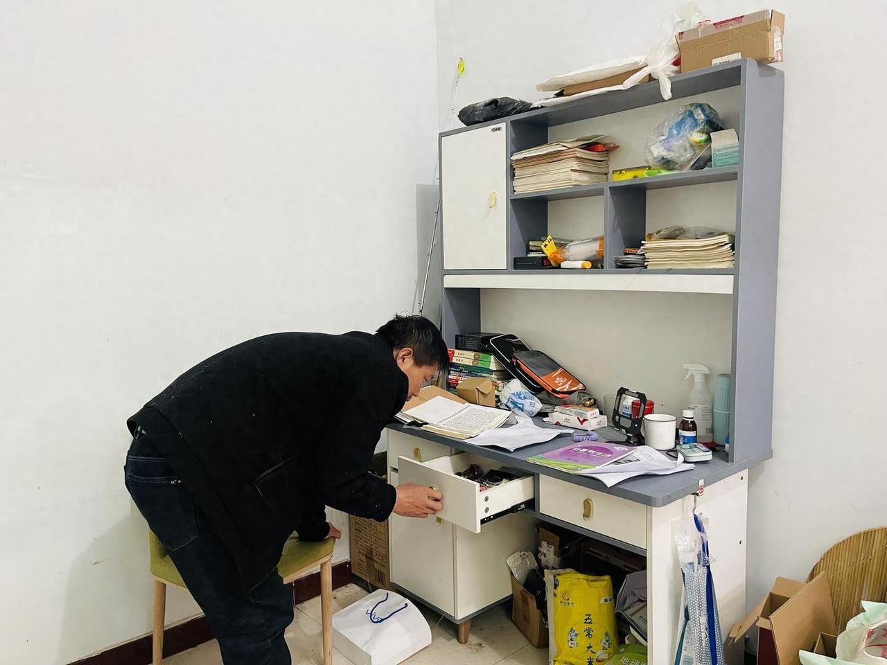 真的是奇迹！河南方城县，一名15岁的八年级男生，因为不爱上学，从十八楼一跃而下。