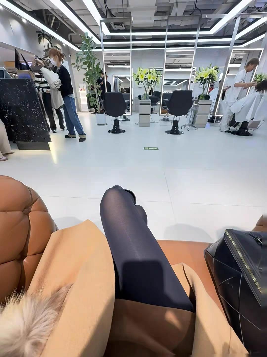 你猜猜我在干嘛呀