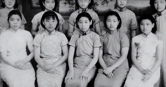 1937年，曹家少爷一枪打在袁世凯女儿的右臂上，曹锟拿三千大洋来摆平，袁家没接，