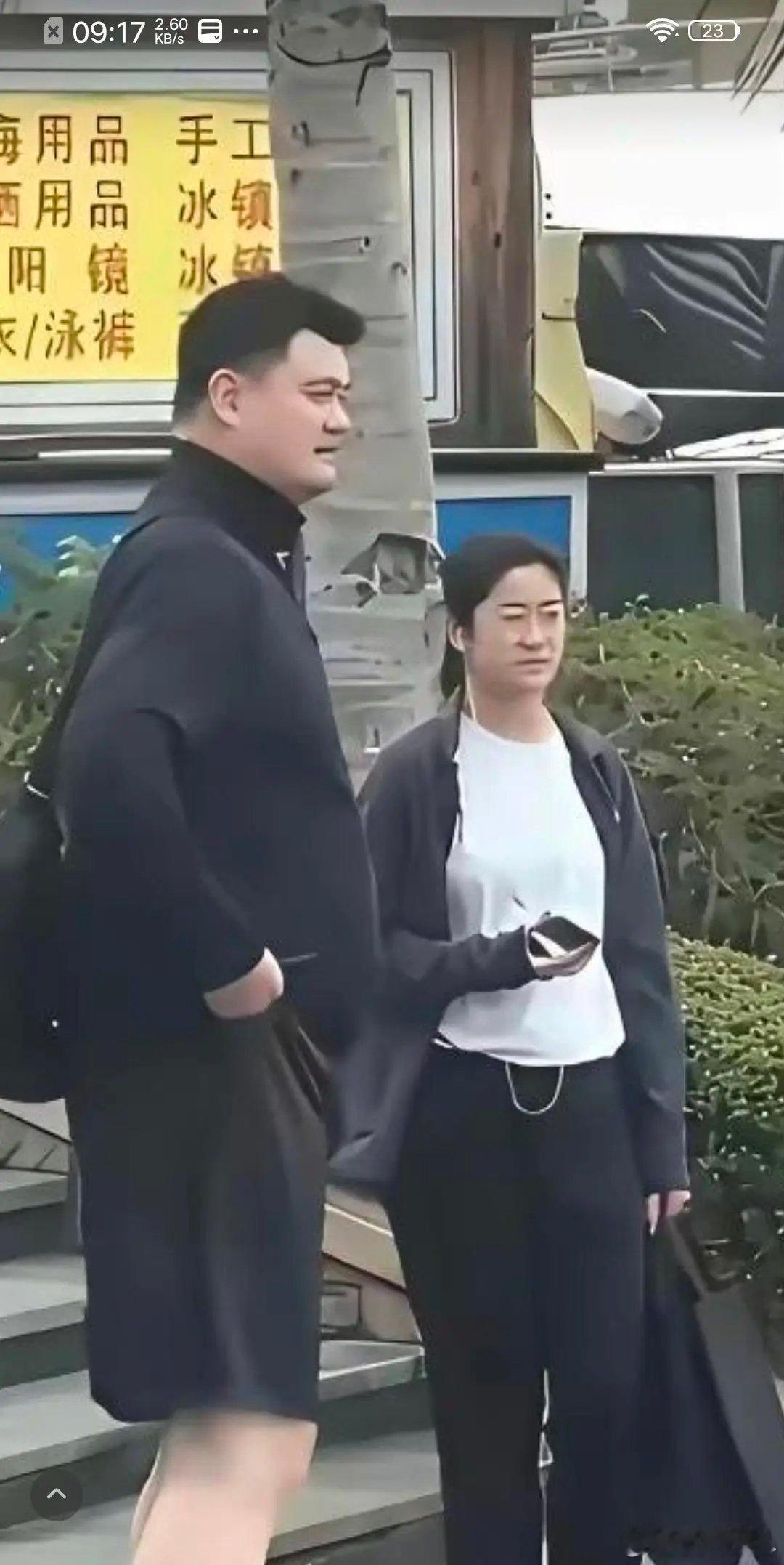 姚明的女儿，像谁？有点说不出来的感觉