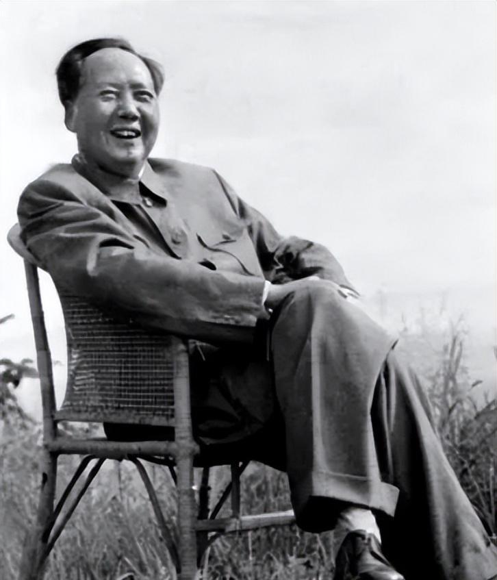 毛主席身边警卫员因文化水平不高未被提干，毛泽东却说：不要因此小看他1951年8