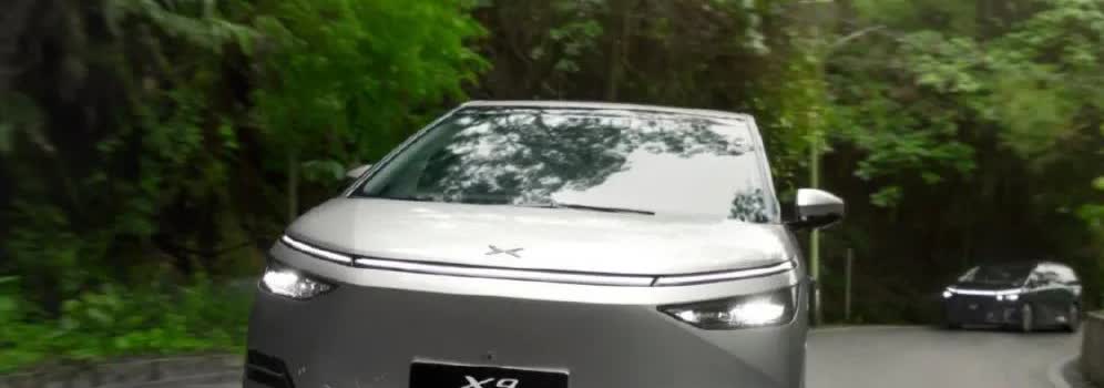 小鹏X9，35.98万起，嗯？这价格，说实话，还是看看问界m8，腾势N9