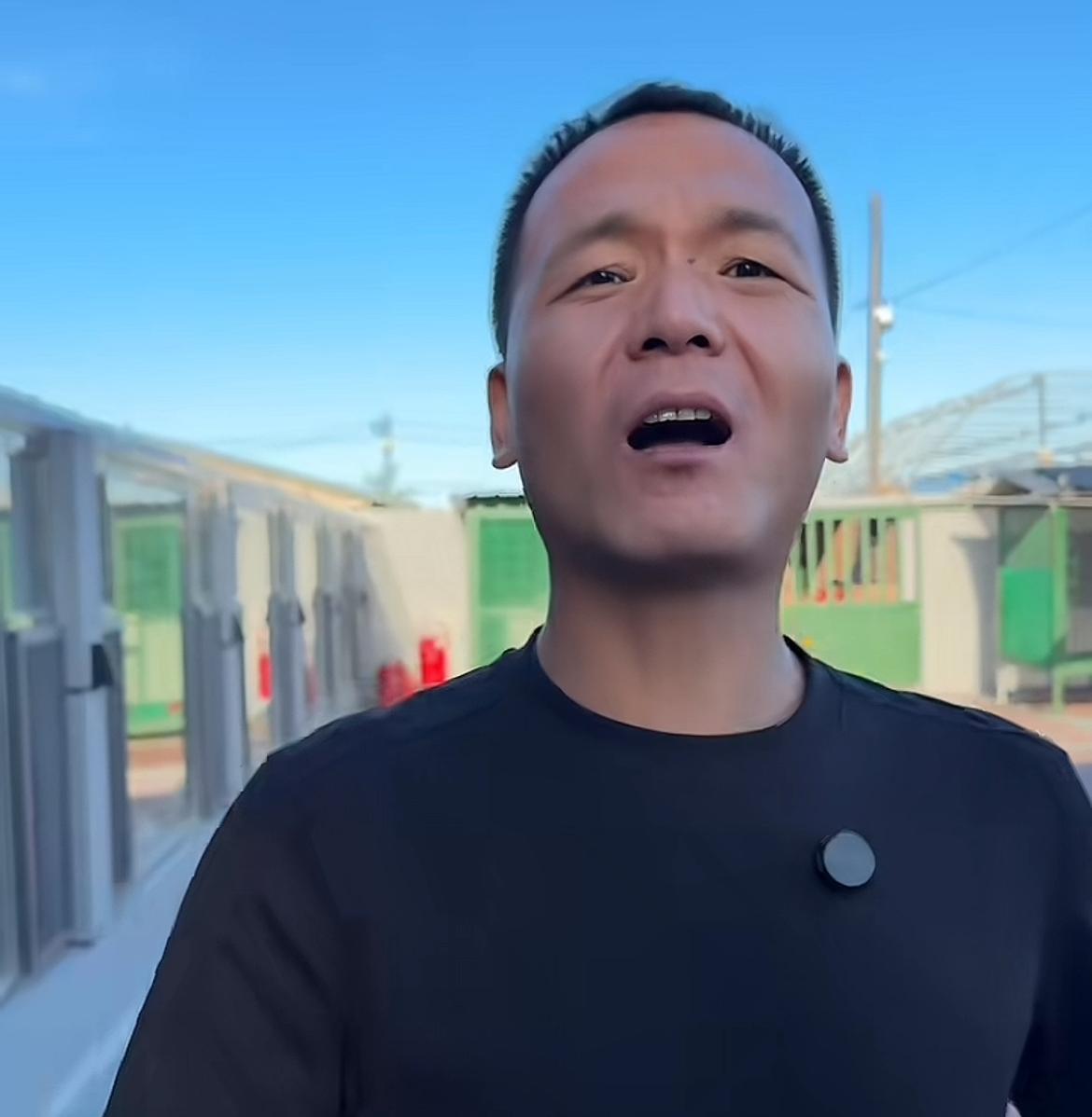 潘宏彻底走出来了，用实力对抗网暴，而且实现了惊天大逆袭。去年，知名网红潘宏因在