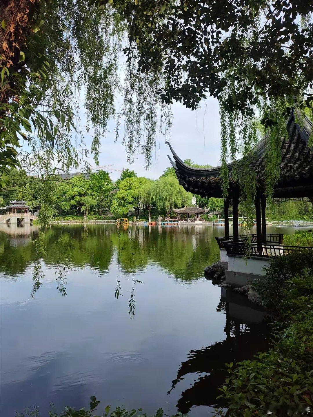 不要犹豫，请删除你的微信联系人​​现在任何一个人的手机微信，打开通讯录起码上百，