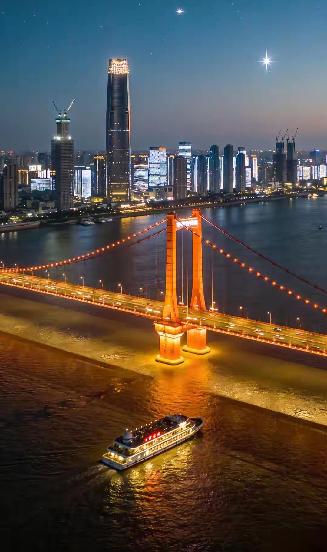 常遇春在此立下战功赫赫，救下明朝开国皇帝朱元璋；岳飞在此严明军纪、保宋抗金，