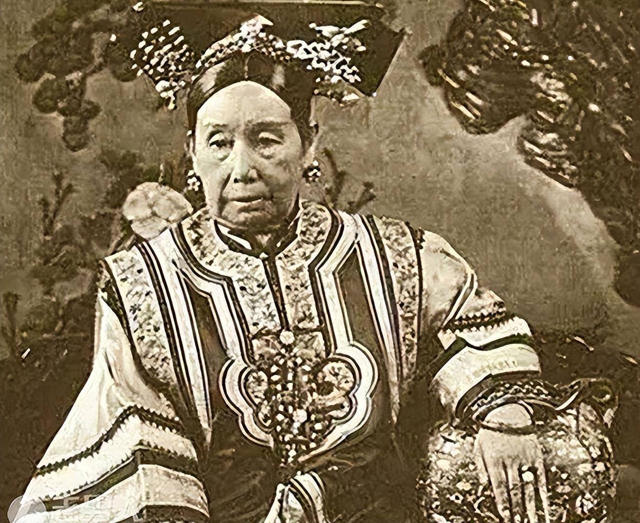 光绪帝什么时候死，由慈禧决定。慈禧专政之下，皇帝活得那叫一个憋屈，没权不说，连