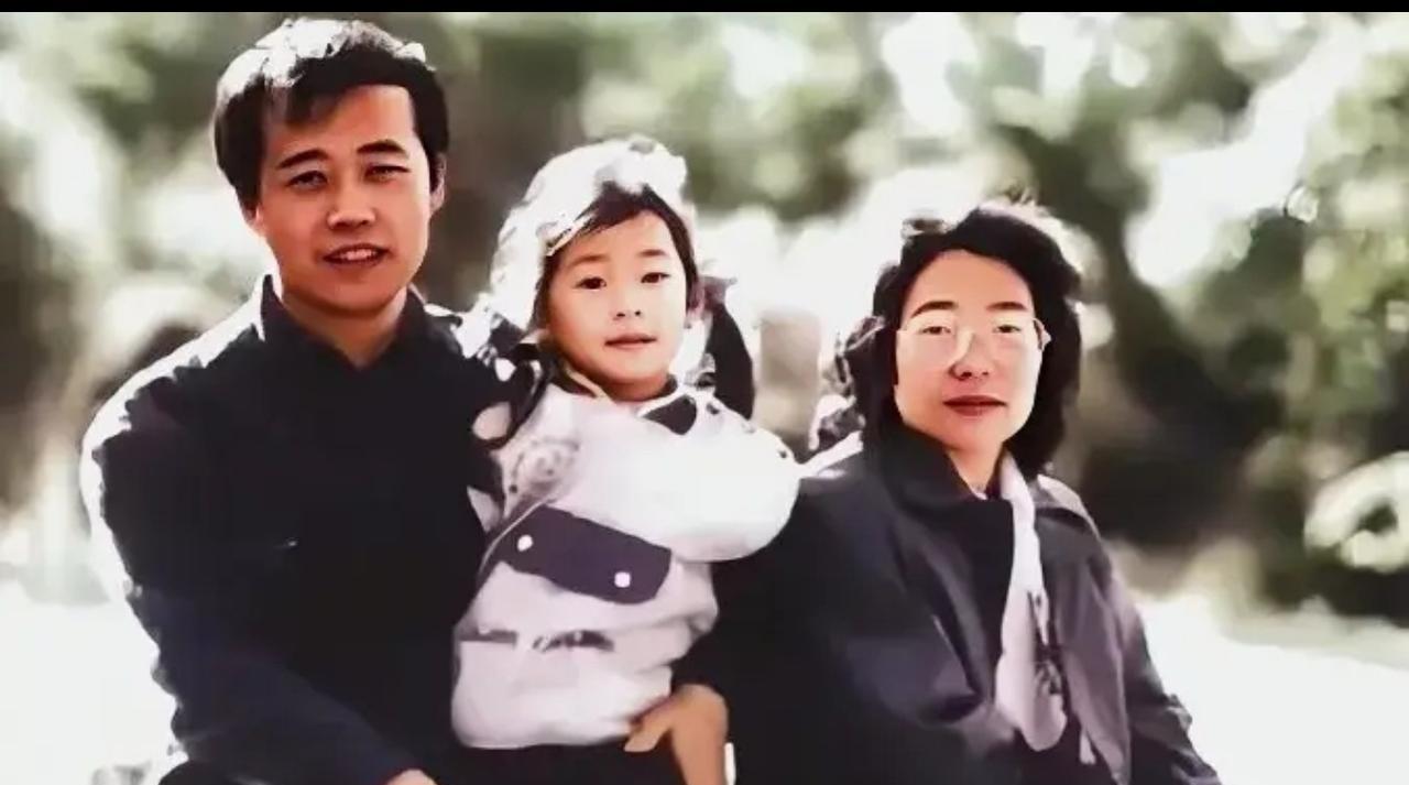 王石的面相，竟然藏着一个被忽略30年的秘密。耳垂薄，鼻梁短，山根塌。传统面相