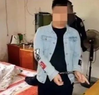 浙江，一50多岁的大妈网恋了一名22岁小伙，两人相约酒店见面，大妈本想着焕发第二