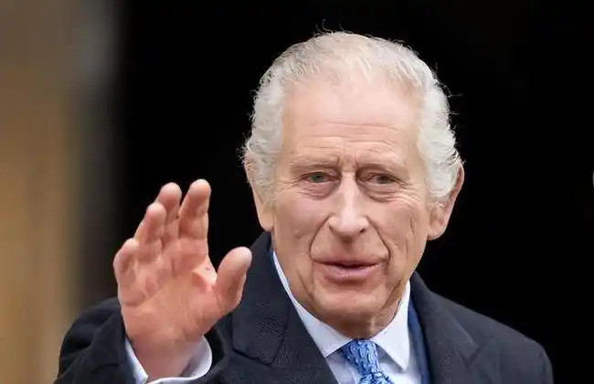 英国王室为何屹立不倒英国王室简直是个谜！女王去世了，可大